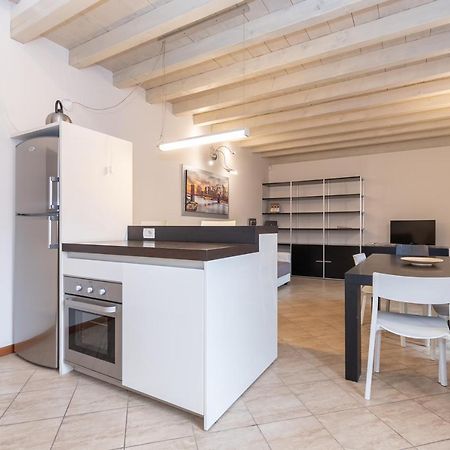 Trilocale Rua Sovera 85 - F&L Aparment Брешия Экстерьер фото