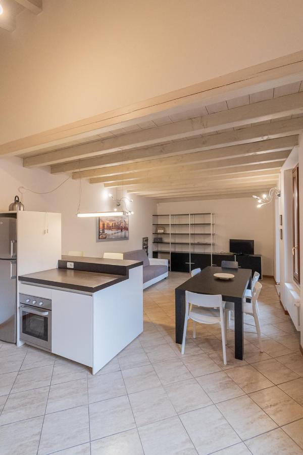 Trilocale Rua Sovera 85 - F&L Aparment Брешия Экстерьер фото