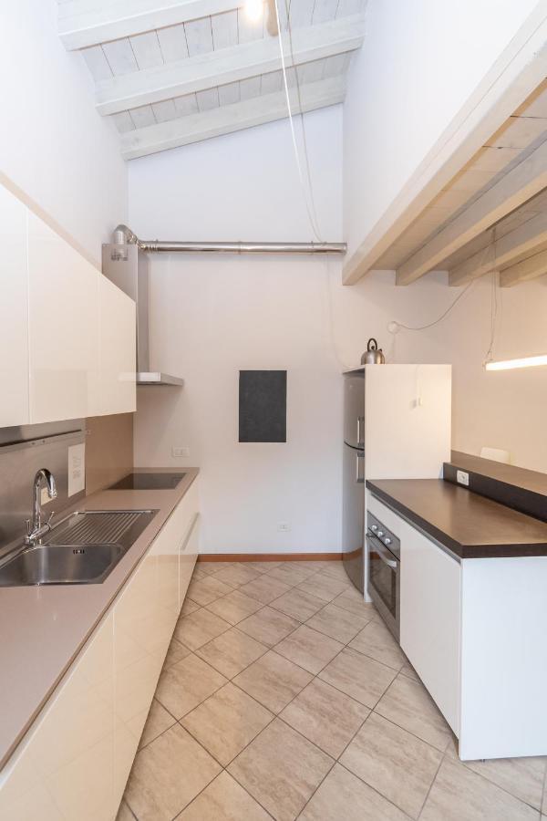 Trilocale Rua Sovera 85 - F&L Aparment Брешия Экстерьер фото