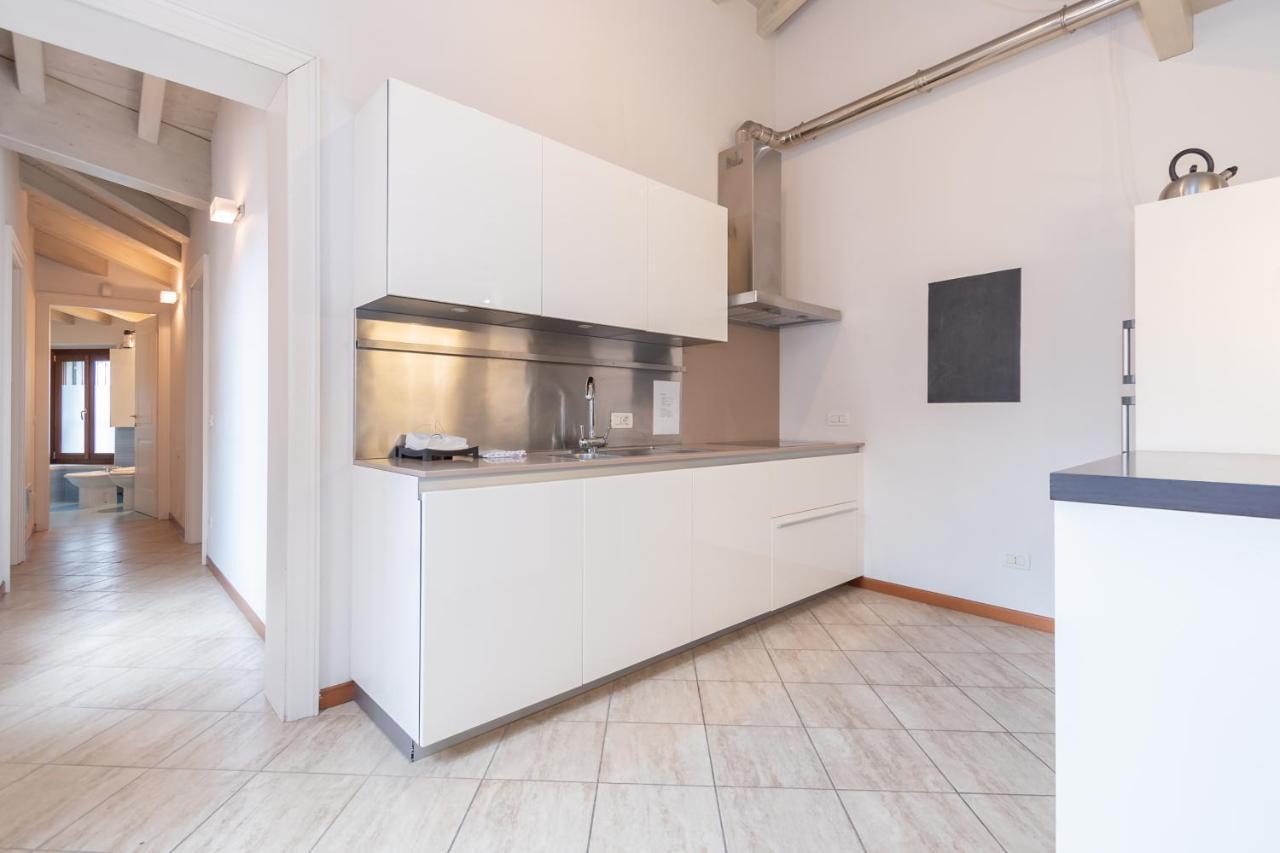 Trilocale Rua Sovera 85 - F&L Aparment Брешия Экстерьер фото