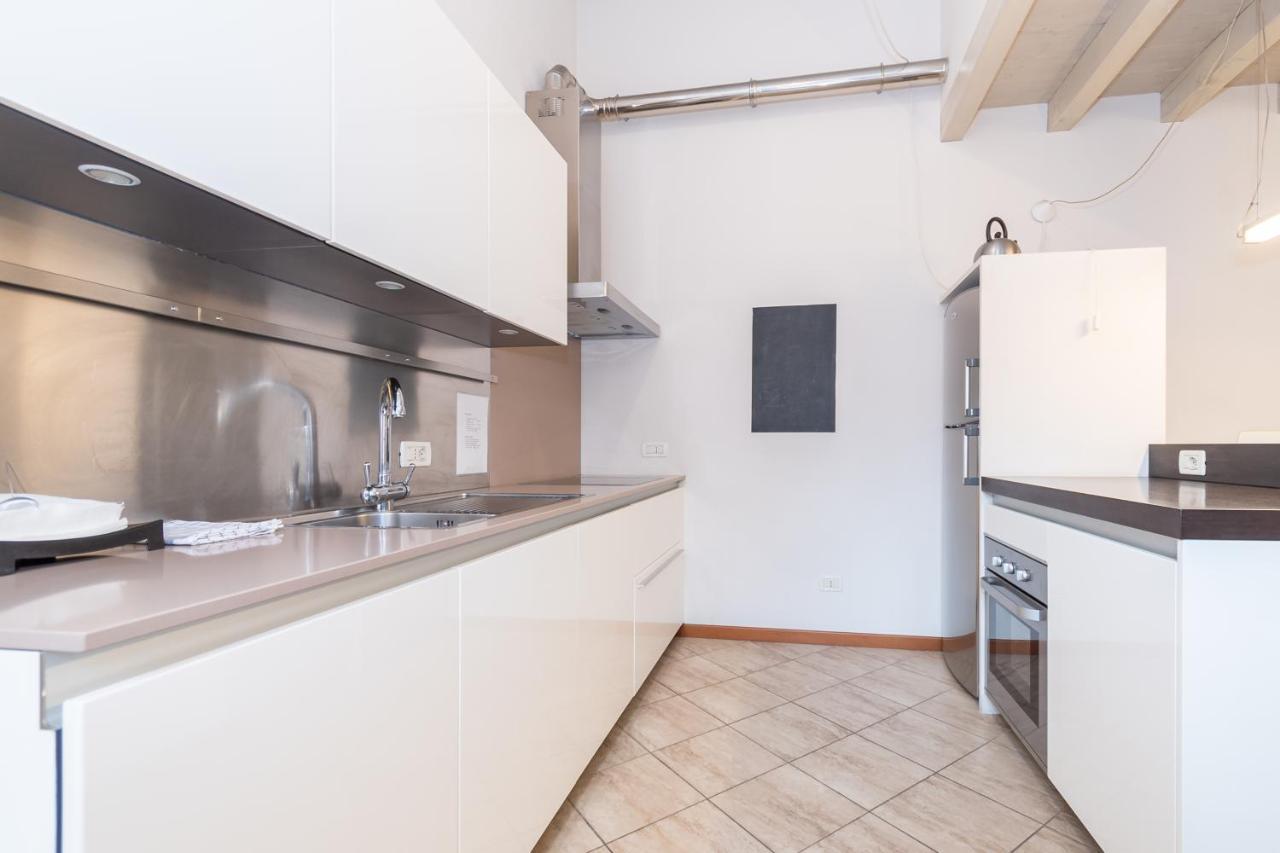 Trilocale Rua Sovera 85 - F&L Aparment Брешия Экстерьер фото