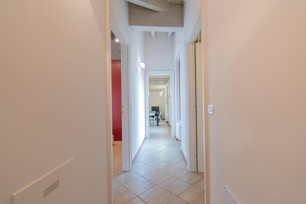 Trilocale Rua Sovera 85 - F&L Aparment Брешия Экстерьер фото