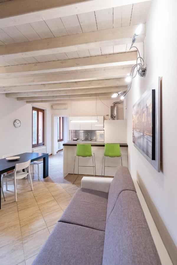 Trilocale Rua Sovera 85 - F&L Aparment Брешия Экстерьер фото