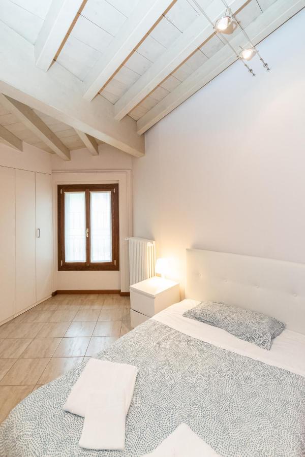 Trilocale Rua Sovera 85 - F&L Aparment Брешия Экстерьер фото